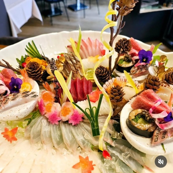 EN omakase sashimi plate